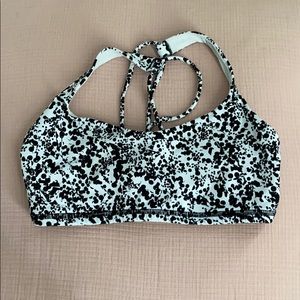 Lululemon sports bra